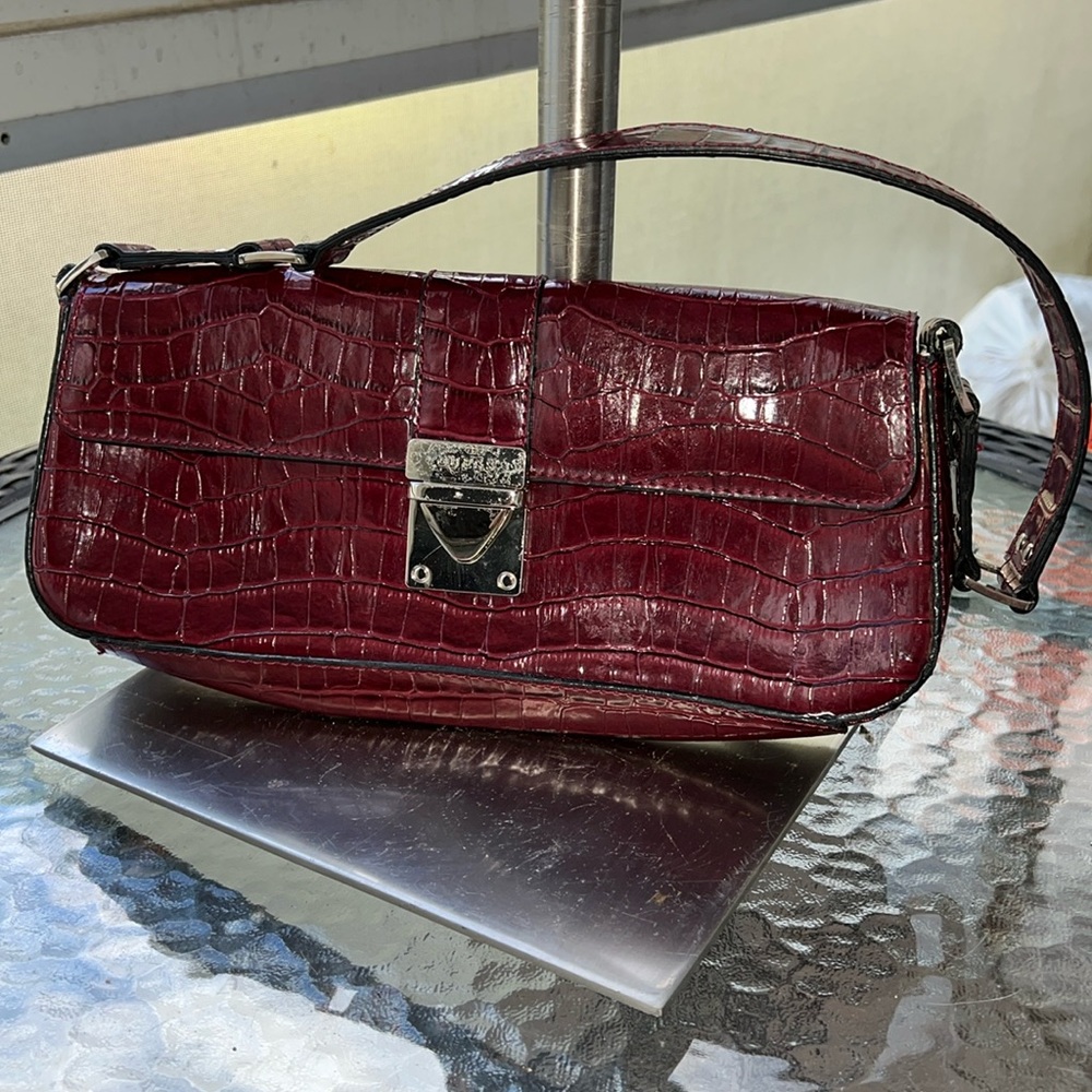 GUESS VINTAGE SHOULDER BAG